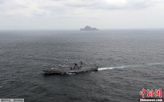 資料圖：韓國“獨島日”，韓在周邊海域舉行聯(lián)合防御軍演。