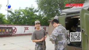 記者深入軍營走進(jìn)戰(zhàn)車 體驗炮兵訓(xùn)練