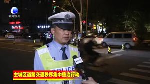 市交警支隊(duì)開展夜查專項(xiàng)整治行動(dòng)