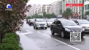 強(qiáng)降雨部分路段積水 交警積極應(yīng)對(duì)也提醒駕車(chē)安全