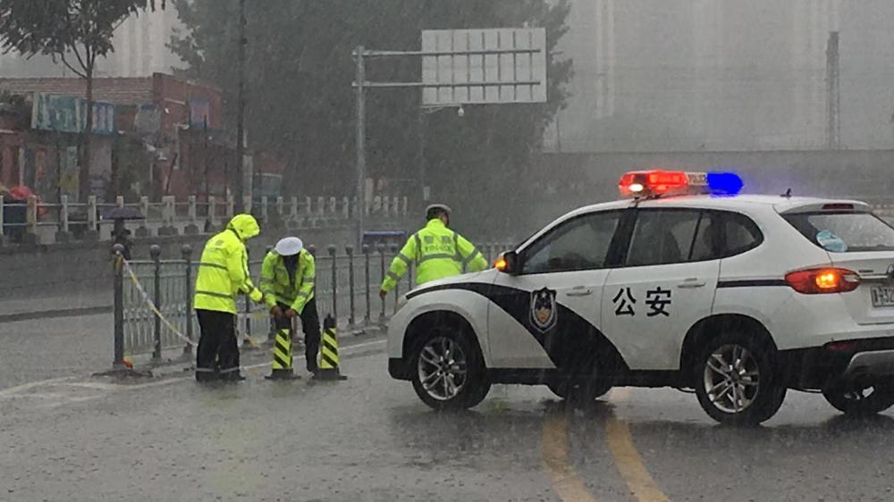 廊坊交警：雨再大也澆不滅他們的責(zé)任與擔(dān)當(dāng)！