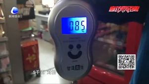 記者調(diào)查：袋裝大米短斤少兩是普遍現(xiàn)象嗎？