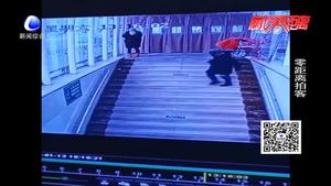 一女生手機在廊坊萬達公交站附近被偷