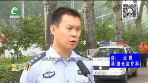 機(jī)動(dòng)車(chē)進(jìn)出地下車(chē)庫(kù) 一定要注意安全