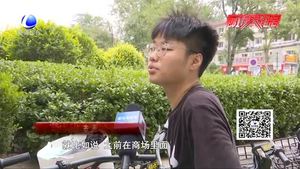 零距離·關注：“光膀族”讓城市文明蒙羞   拒絕“膀爺”文明從自身做起