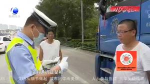 市交警二大隊(duì)開展交通違法行為集中整治行動(dòng) 規(guī)范轄區(qū)道路交通秩序
